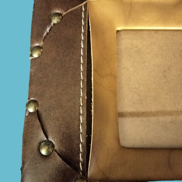 Leather Picture Frame Brass Studs Stand 4x6 Photo Western Lodge Desktop Table - Picture 8 of 8